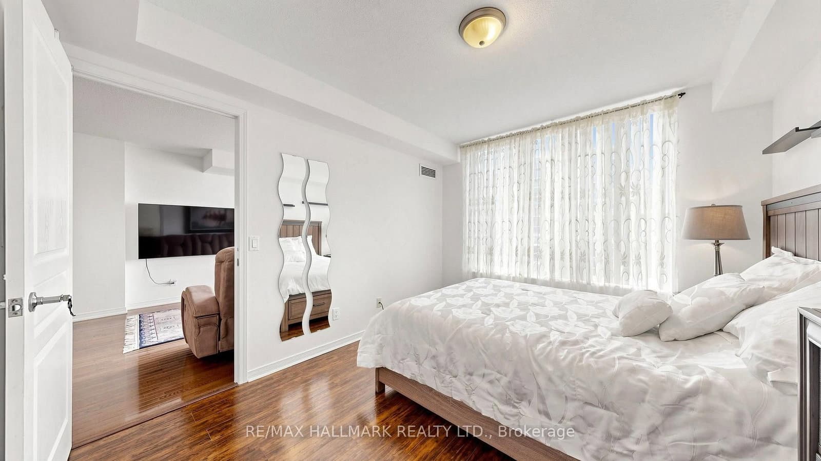 310 Red Maple Road, Unit 712 thumbnail 16