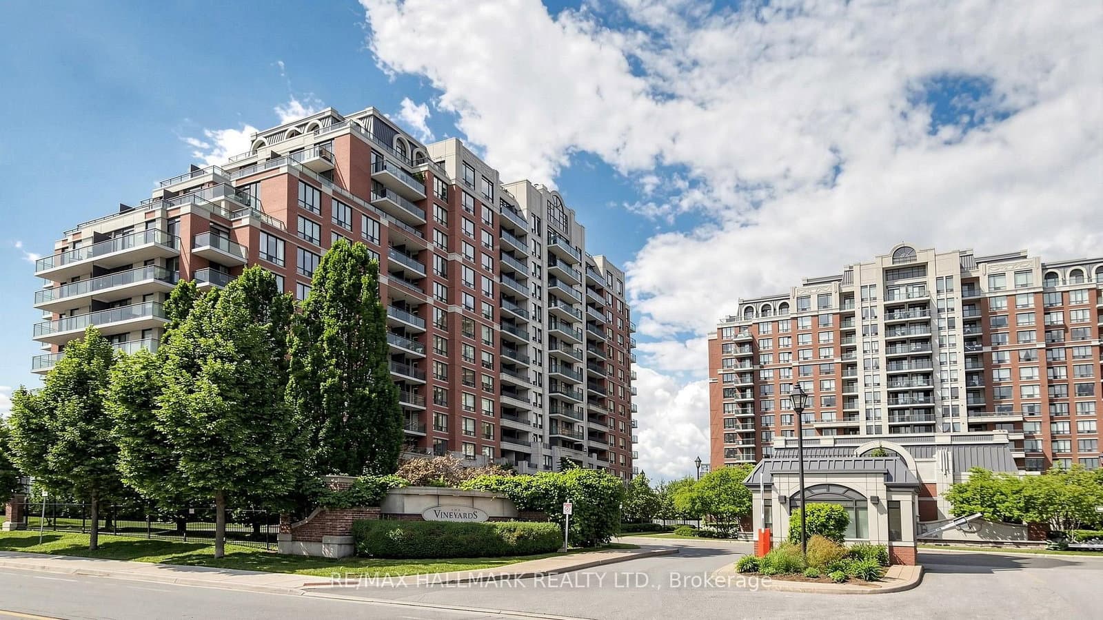 310 Red Maple Road, Unit 712 thumbnail 2
