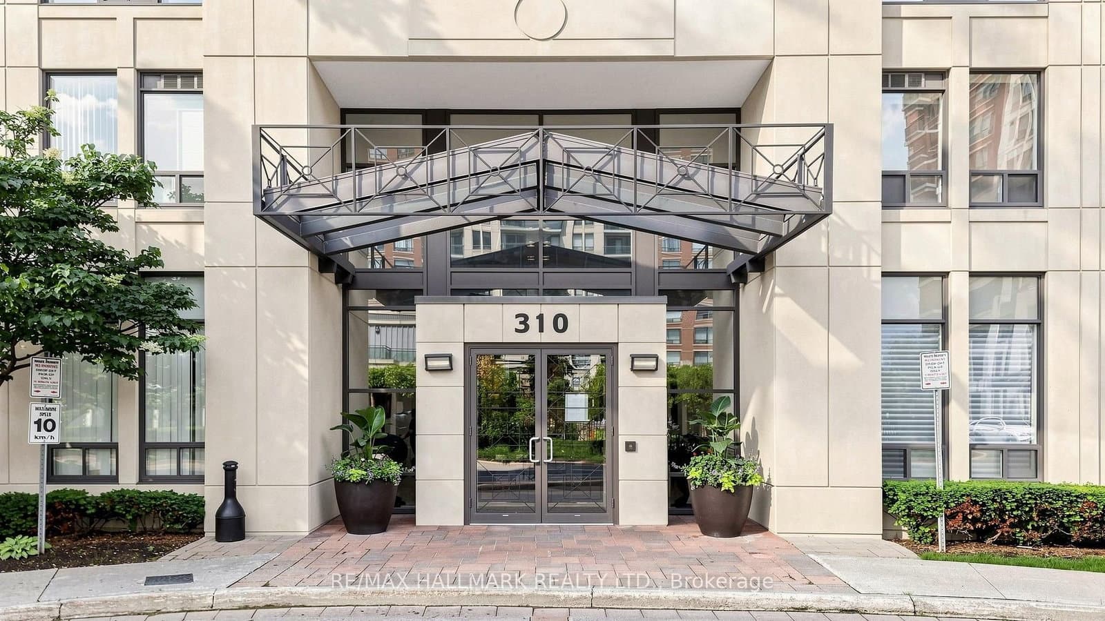 310 Red Maple Road, Unit 712 thumbnail 4