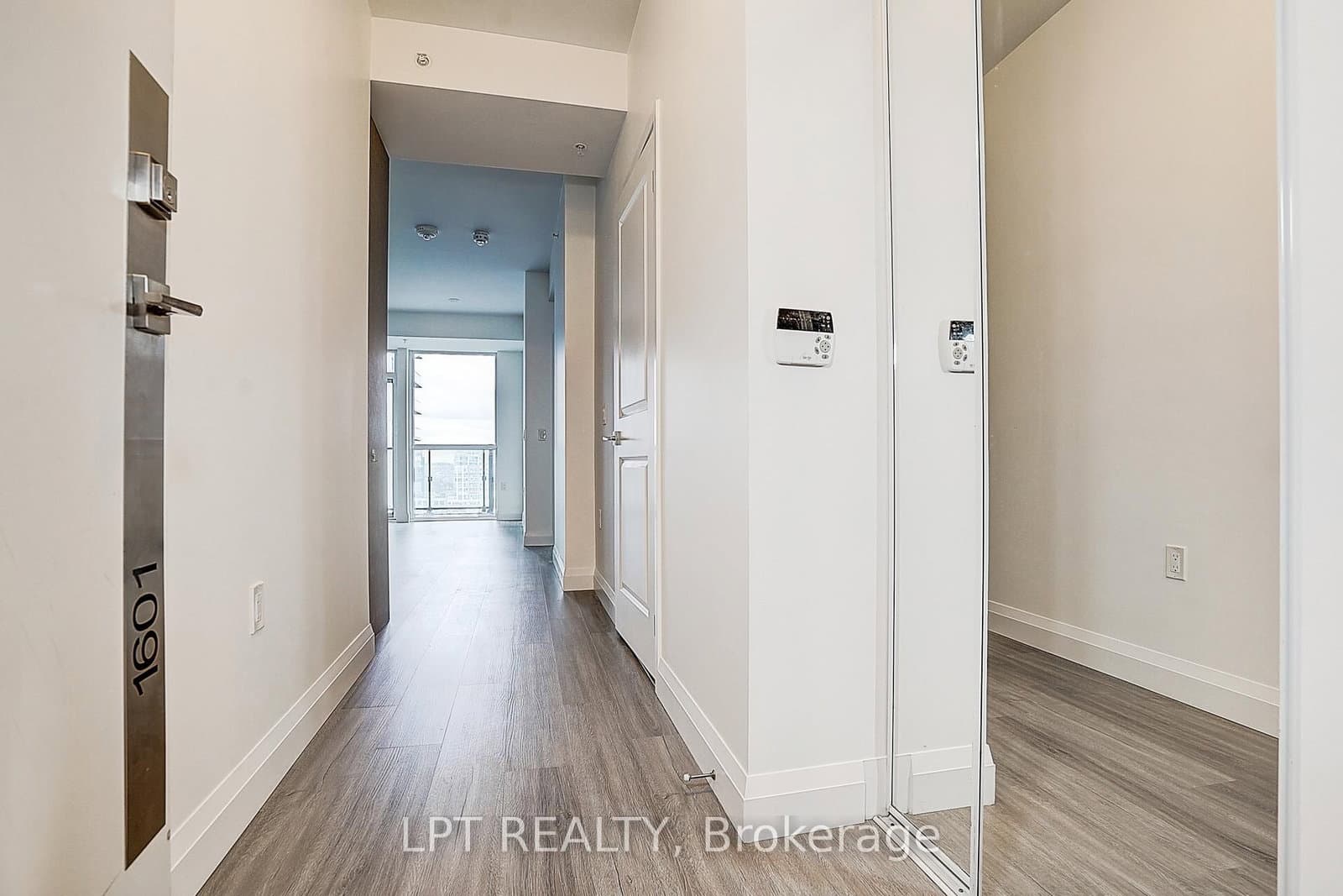 75 Oneida Crescent, Unit 1601 thumbnail 10