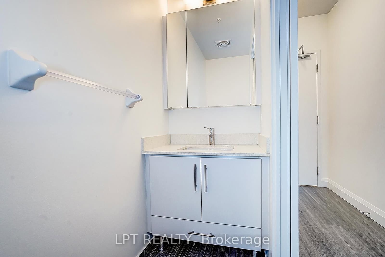 75 Oneida Crescent, Unit 1601 thumbnail 11