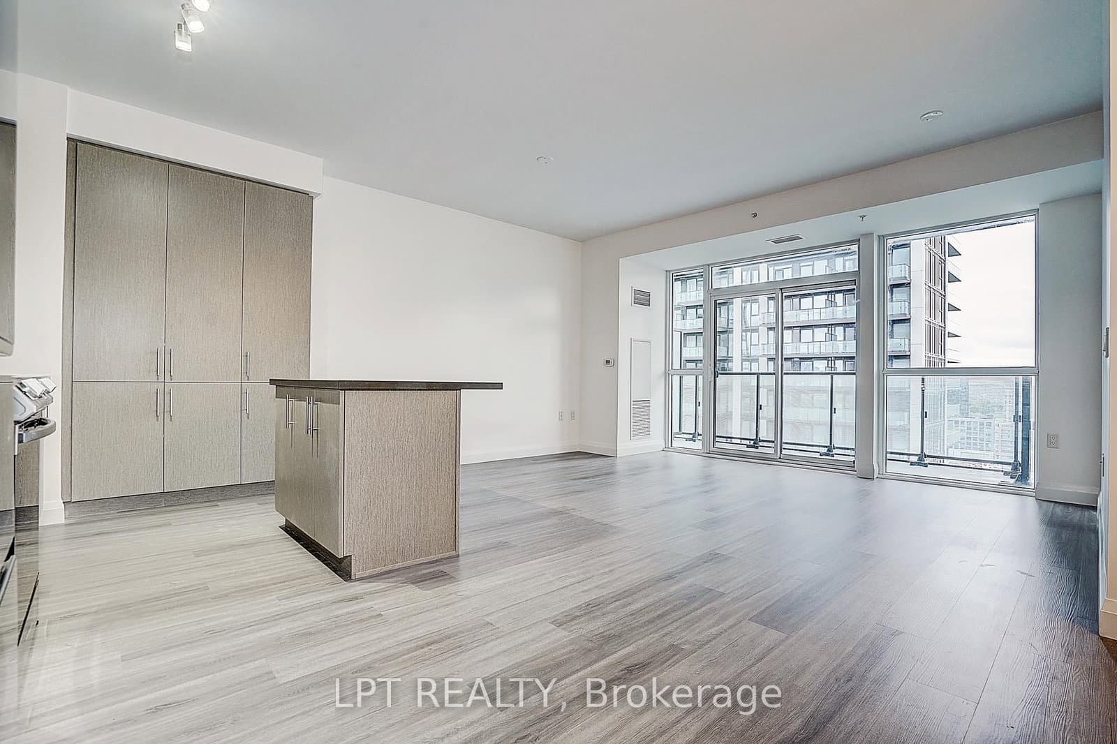75 Oneida Crescent, Unit 1601 thumbnail 12