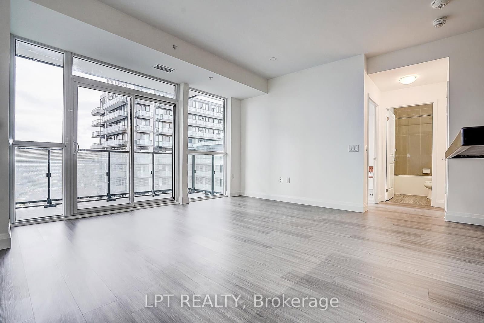 75 Oneida Crescent, Unit 1601 thumbnail 15