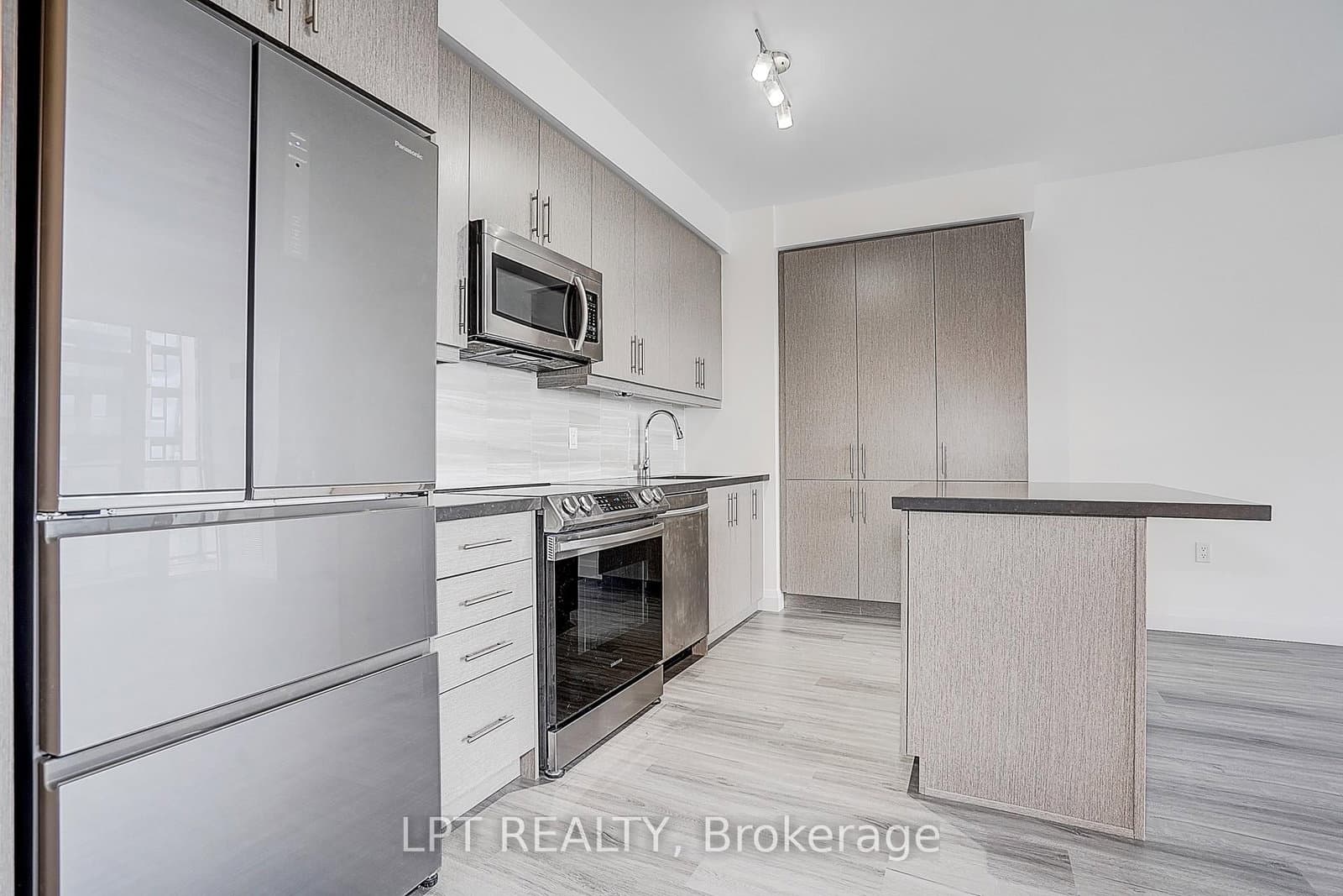 75 Oneida Crescent, Unit 1601 thumbnail 16