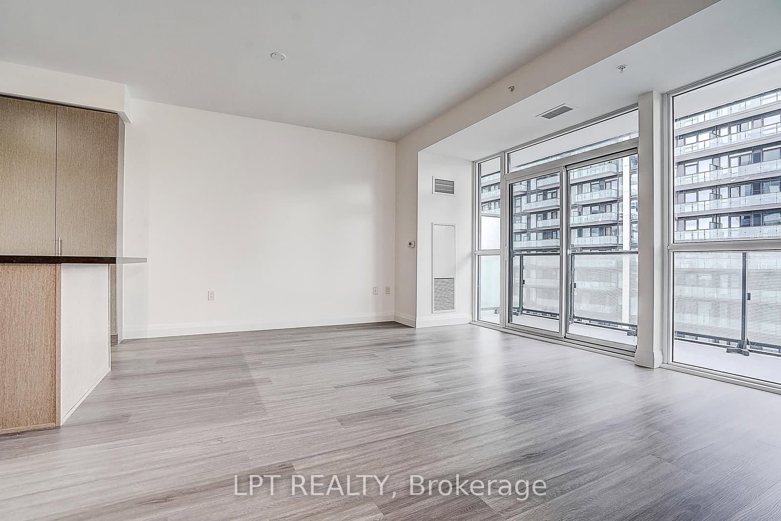 75 Oneida Crescent, Unit 1601 thumbnail 20