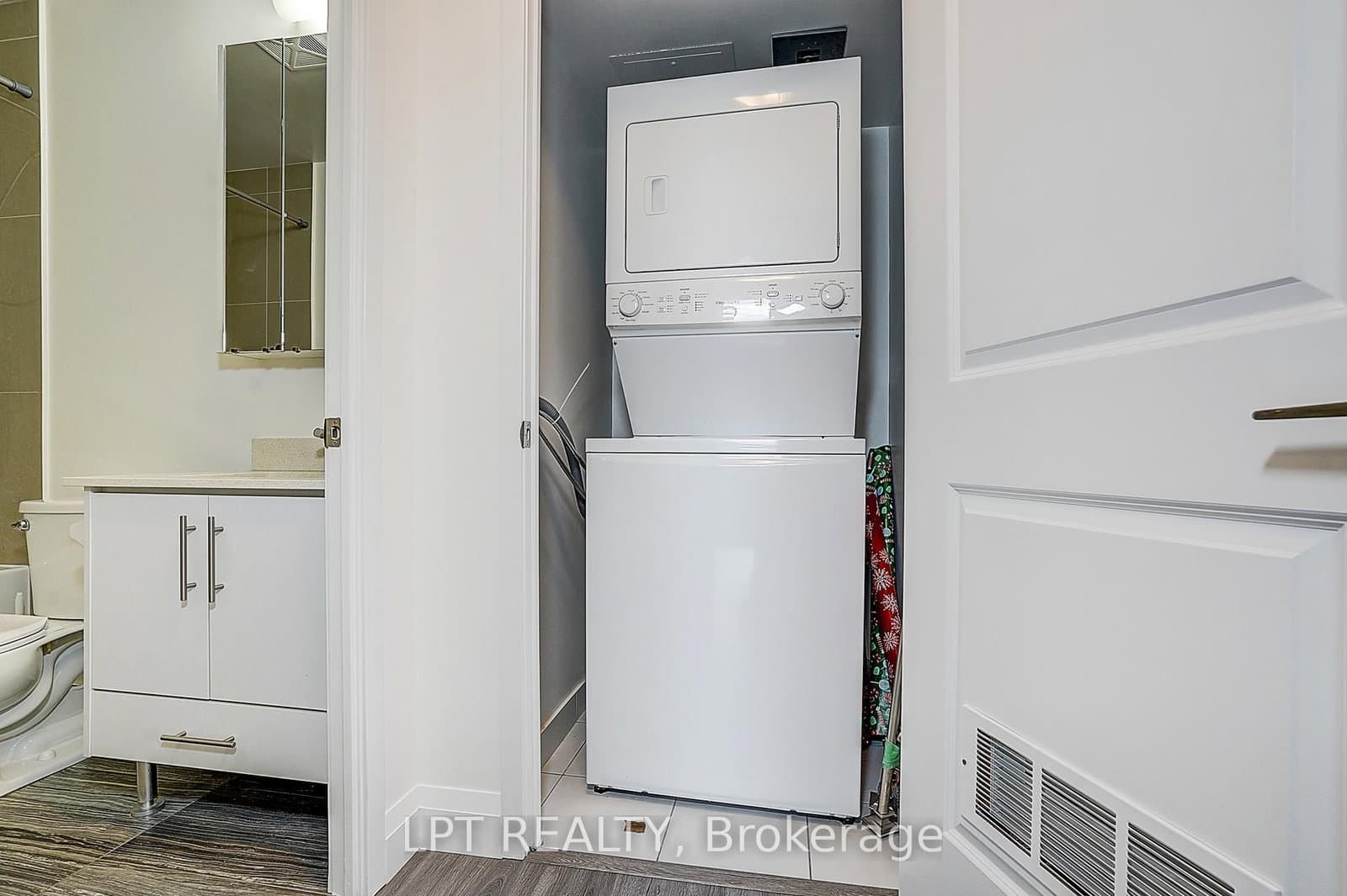 75 Oneida Crescent, Unit 1601 thumbnail 26