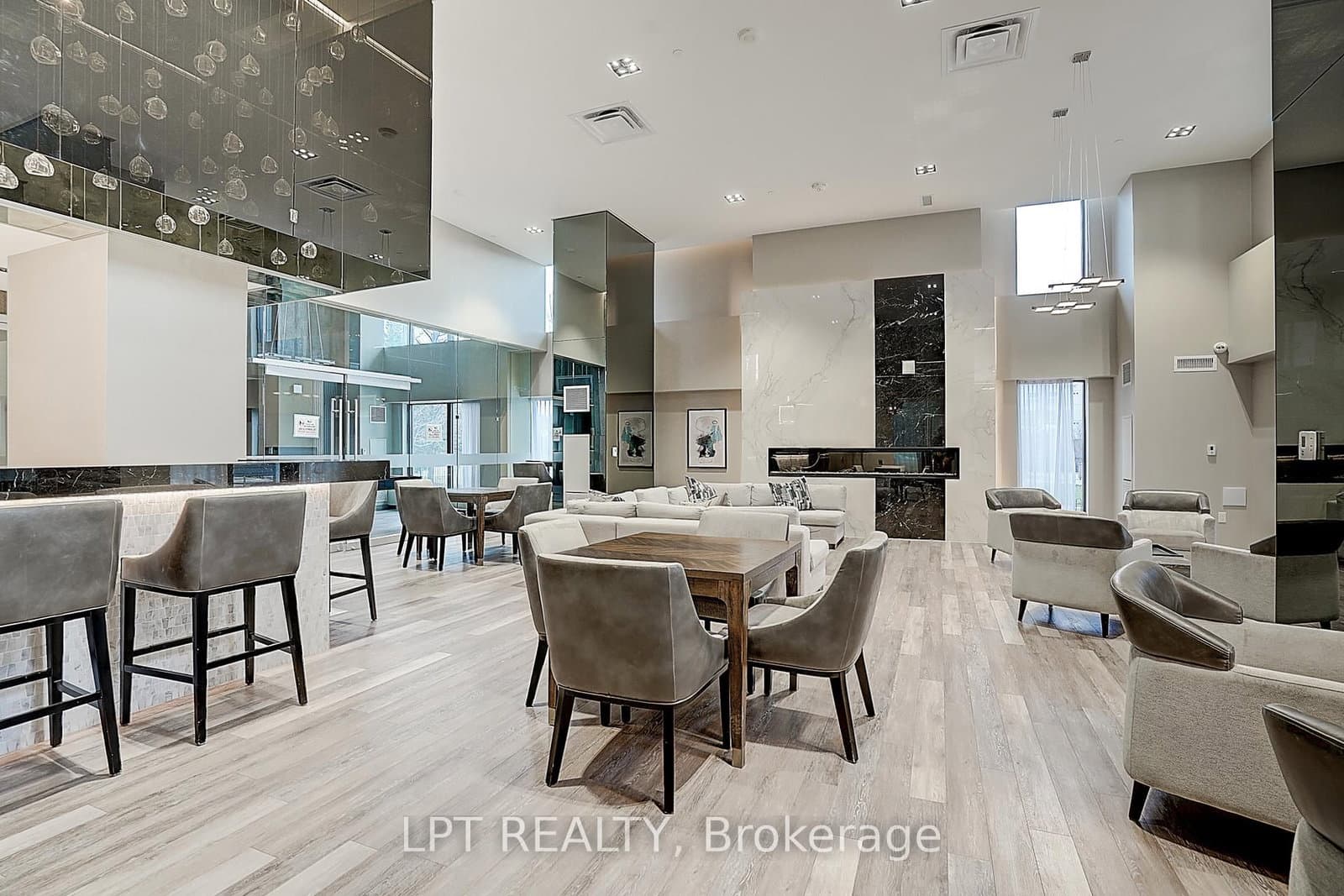 75 Oneida Crescent, Unit 1601 thumbnail 5