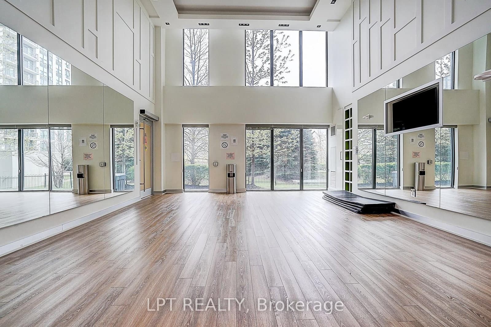 75 Oneida Crescent, Unit 1601 thumbnail 9