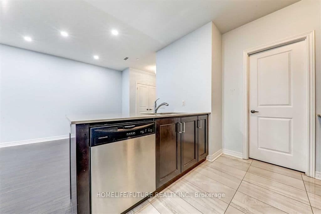 7325 Markham Road, Unit 207 thumbnail 12