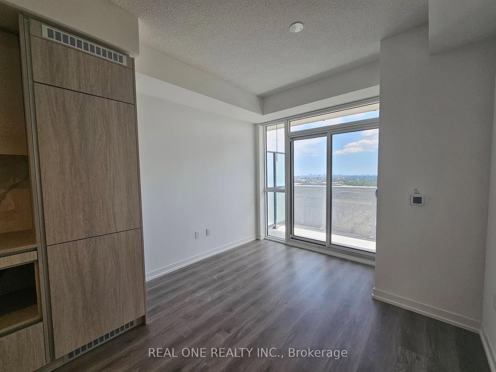 28 Interchange Way, Unit 3611 thumbnail 5