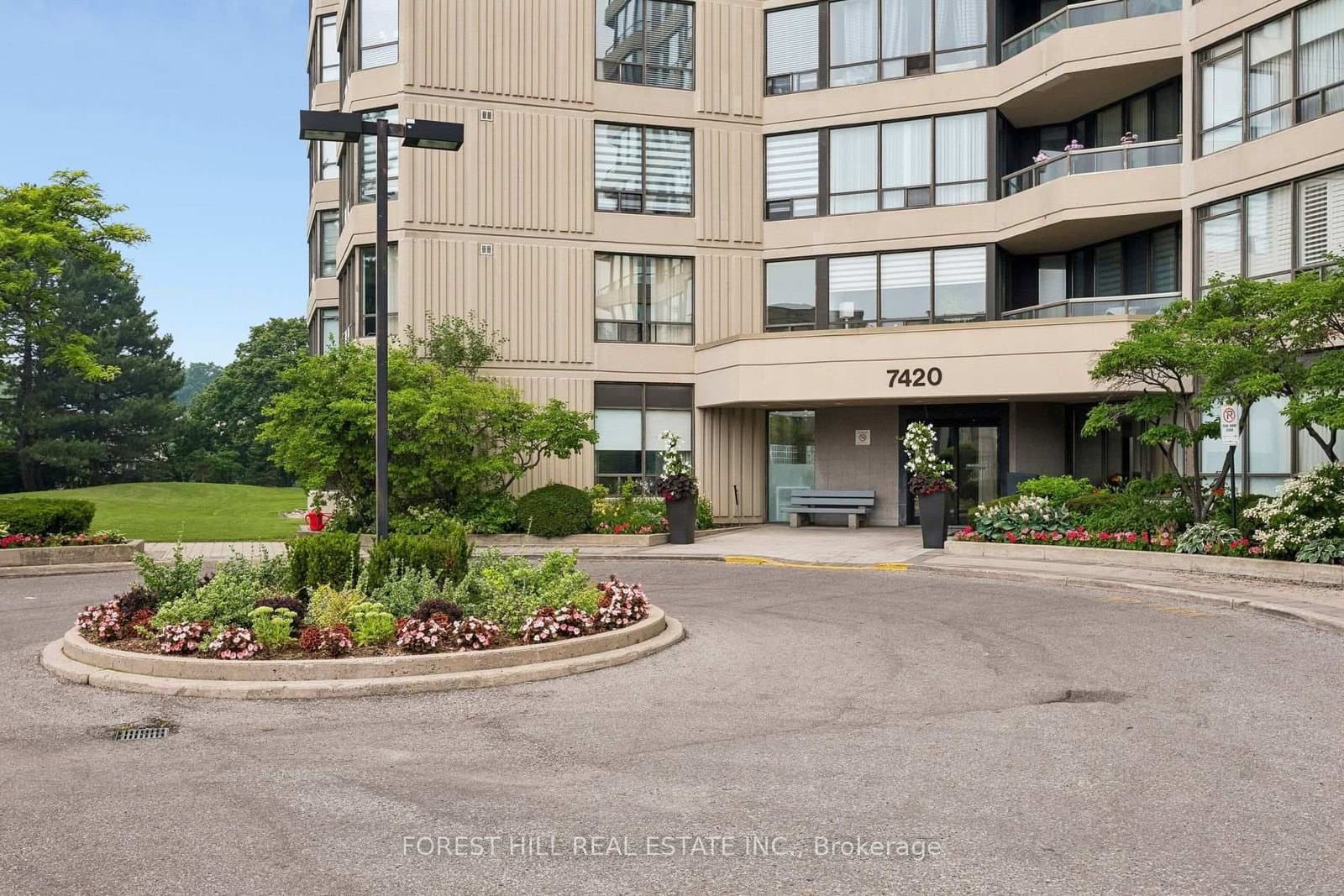 7420 Bathurst Street, Unit 101 thumbnail 2