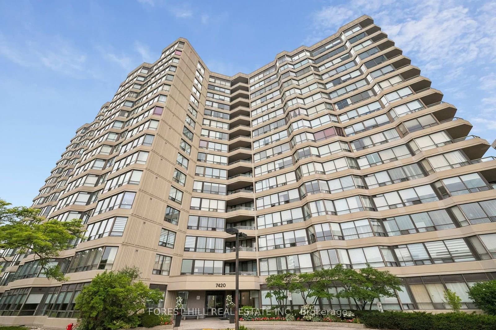 7420 Bathurst Street, Unit 101 thumbnail 3