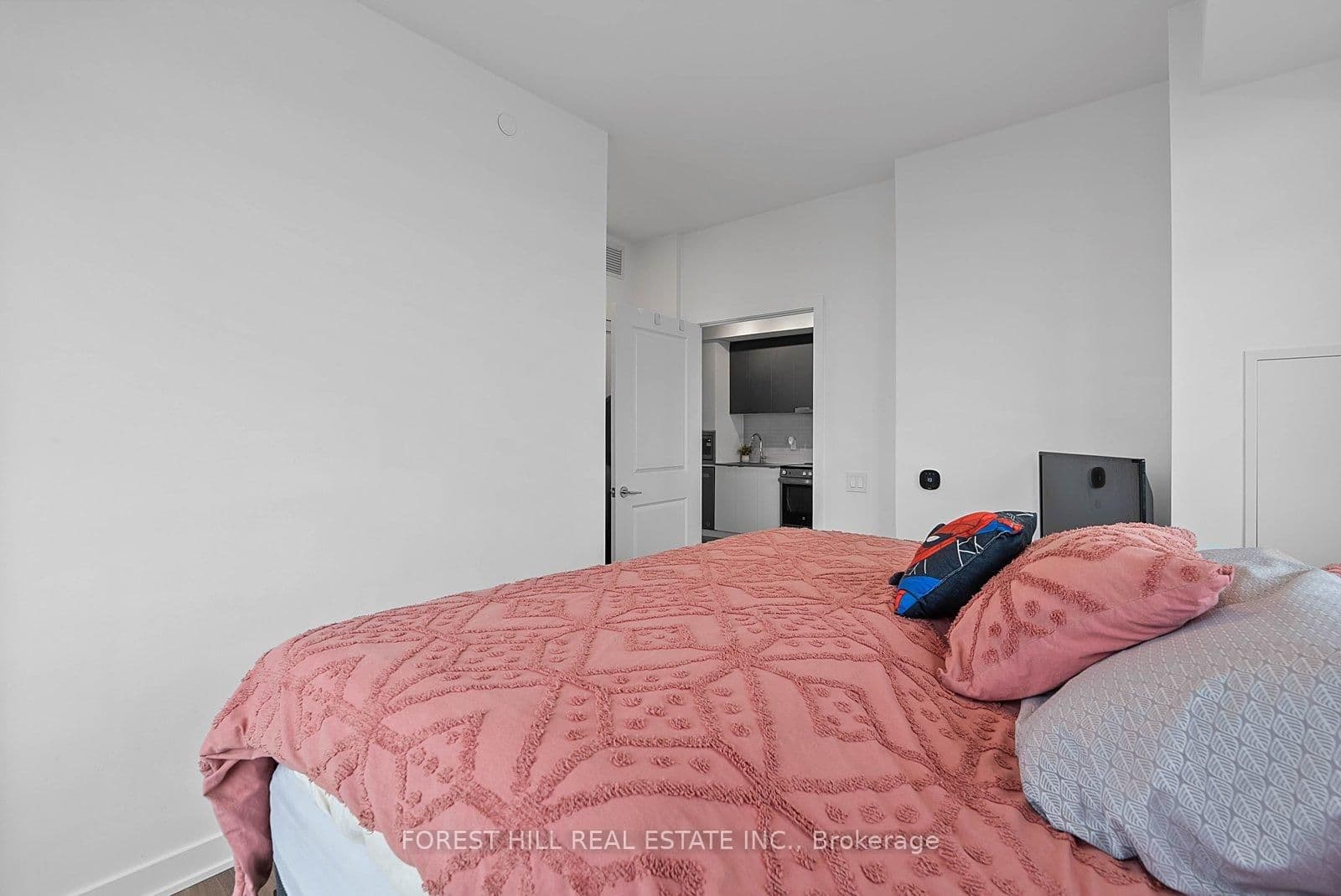 50 Upper Mall Way, Unit 2311 thumbnail 23