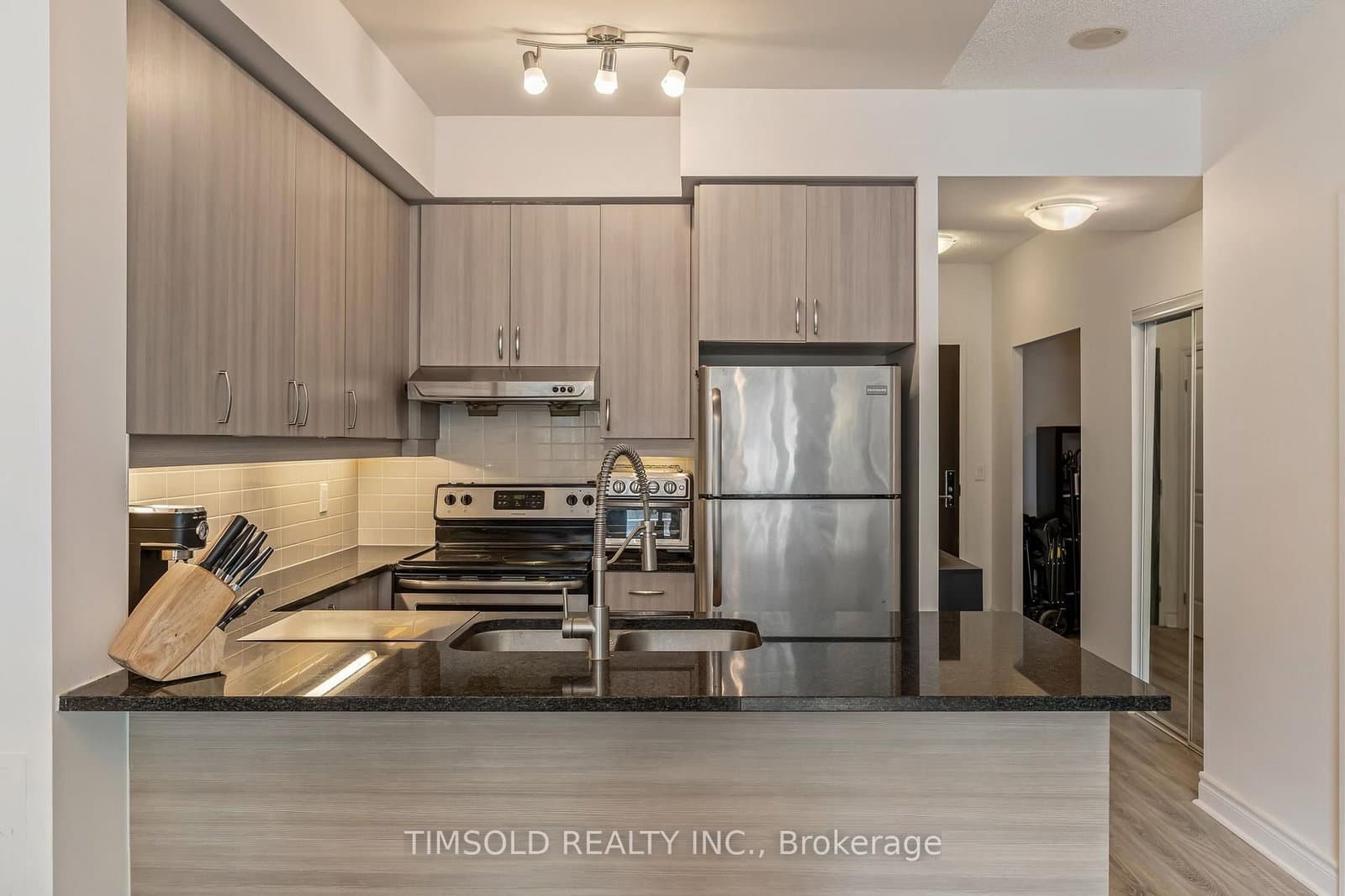 8130 Birchmount Road, Unit 411 thumbnail 12