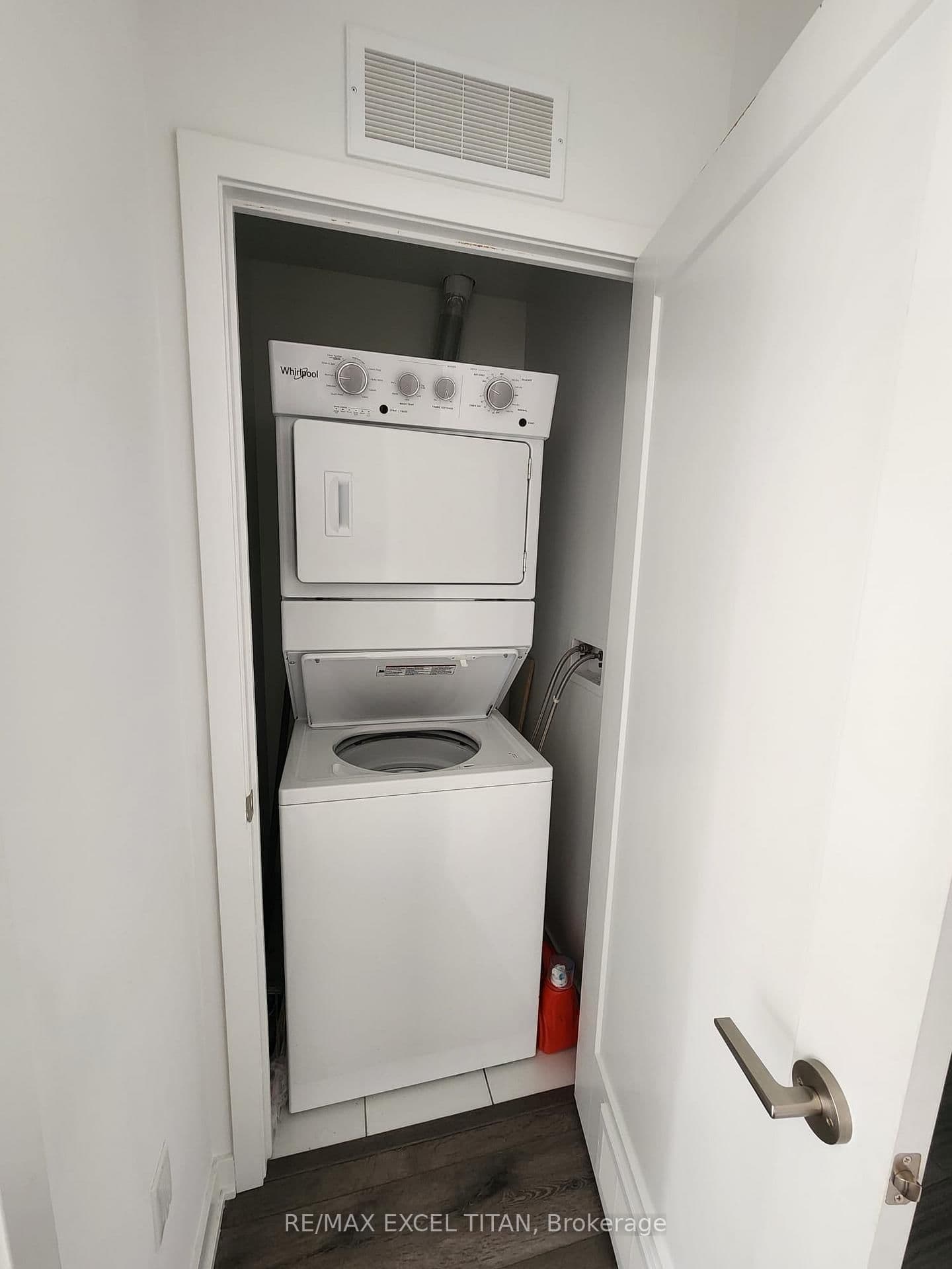 105 Oneida Crescent, Unit 206 thumbnail 10