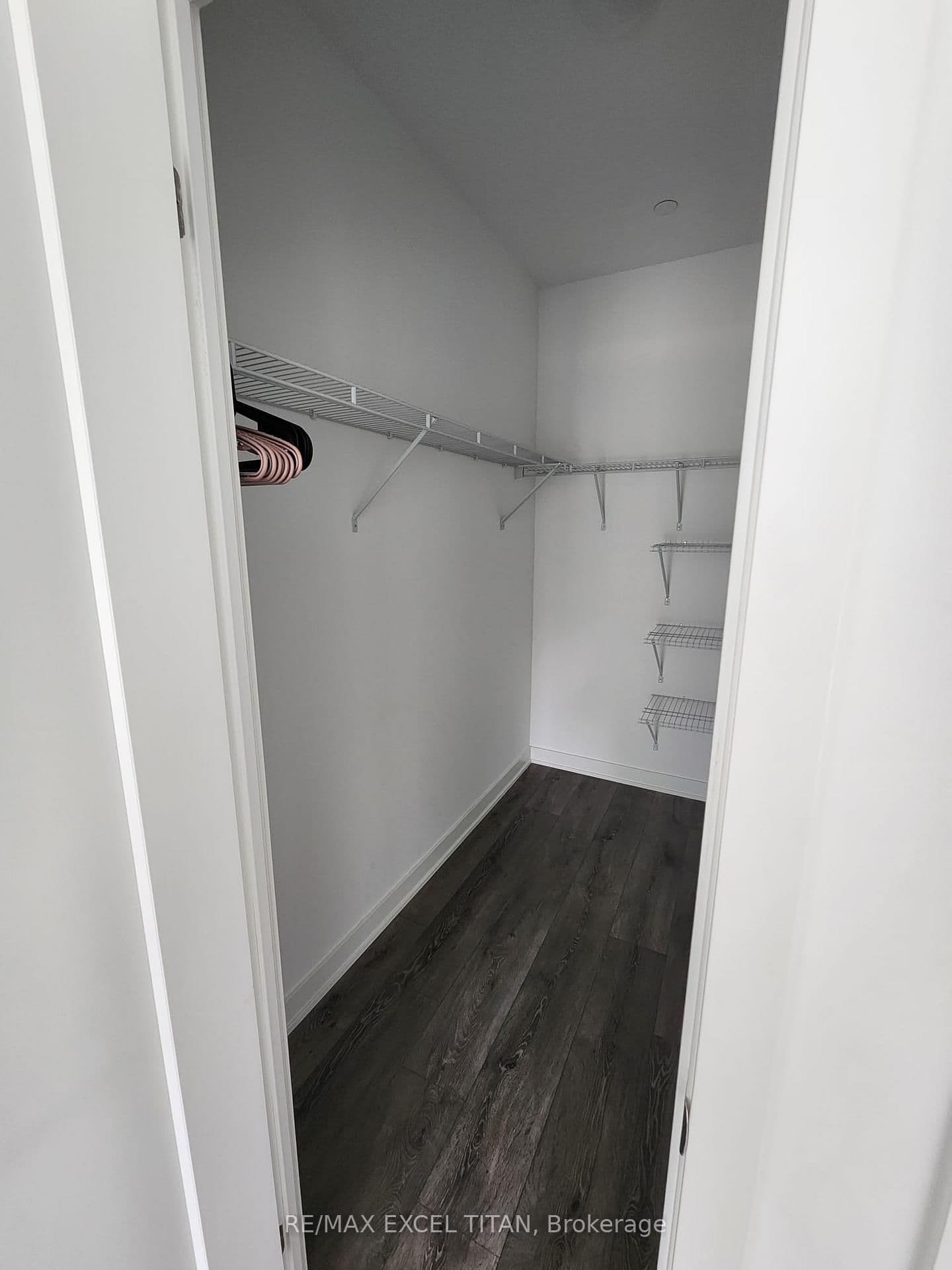 105 Oneida Crescent, Unit 206 thumbnail 15