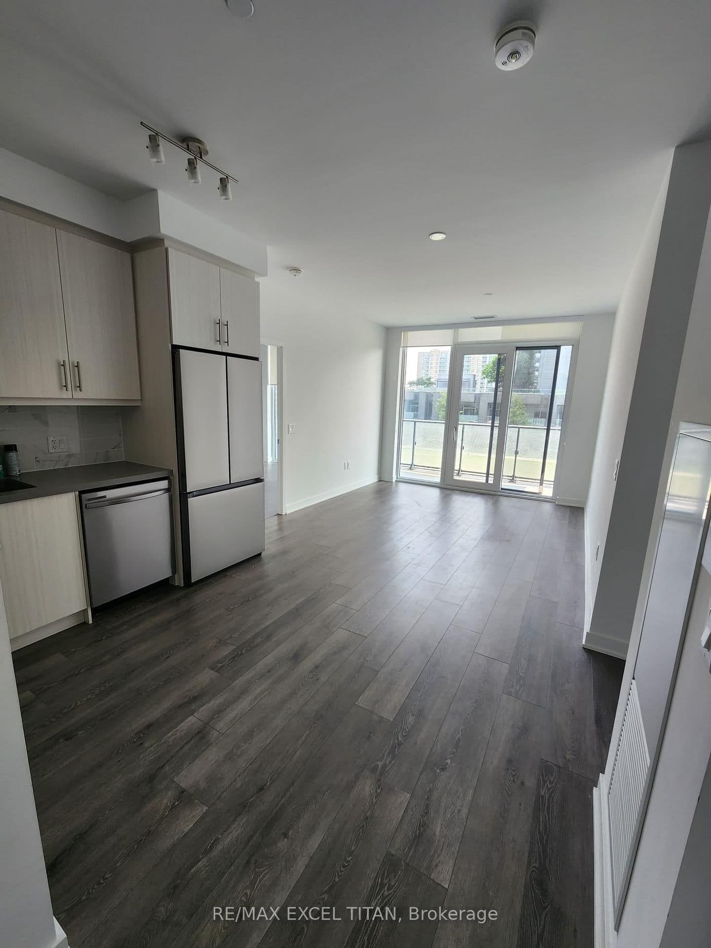 105 Oneida Crescent, Unit 206 thumbnail 3