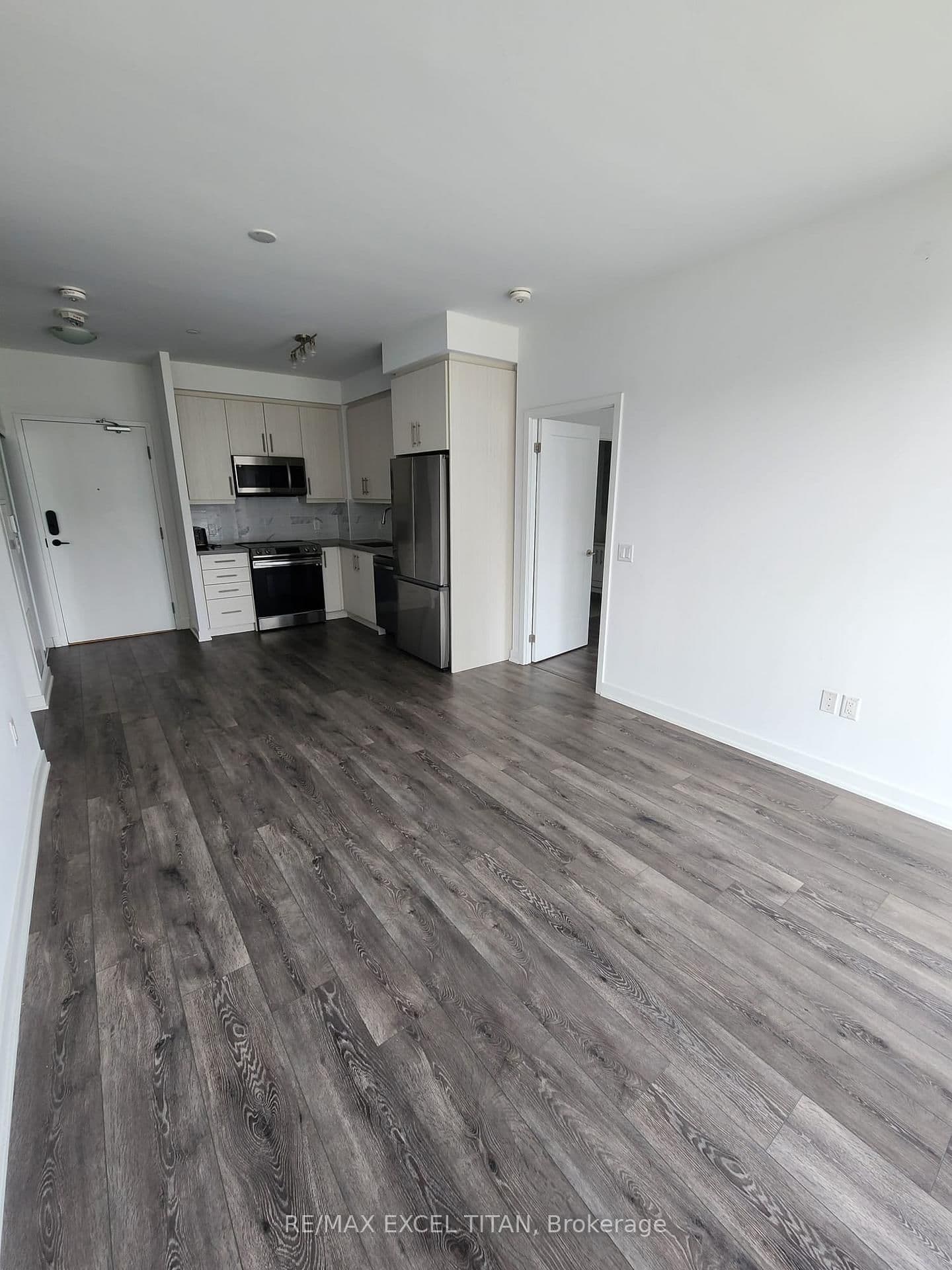 105 Oneida Crescent, Unit 206 thumbnail 6