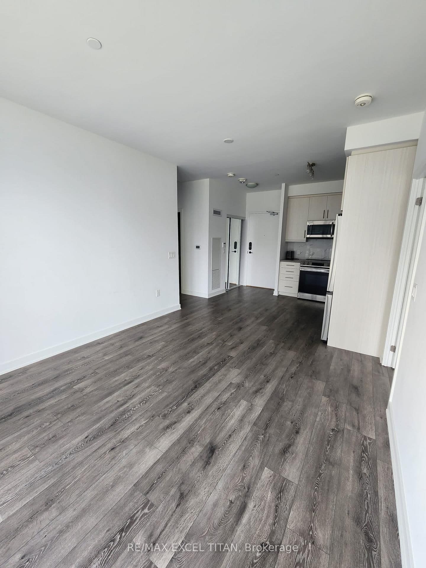 105 Oneida Crescent, Unit 206 thumbnail 7