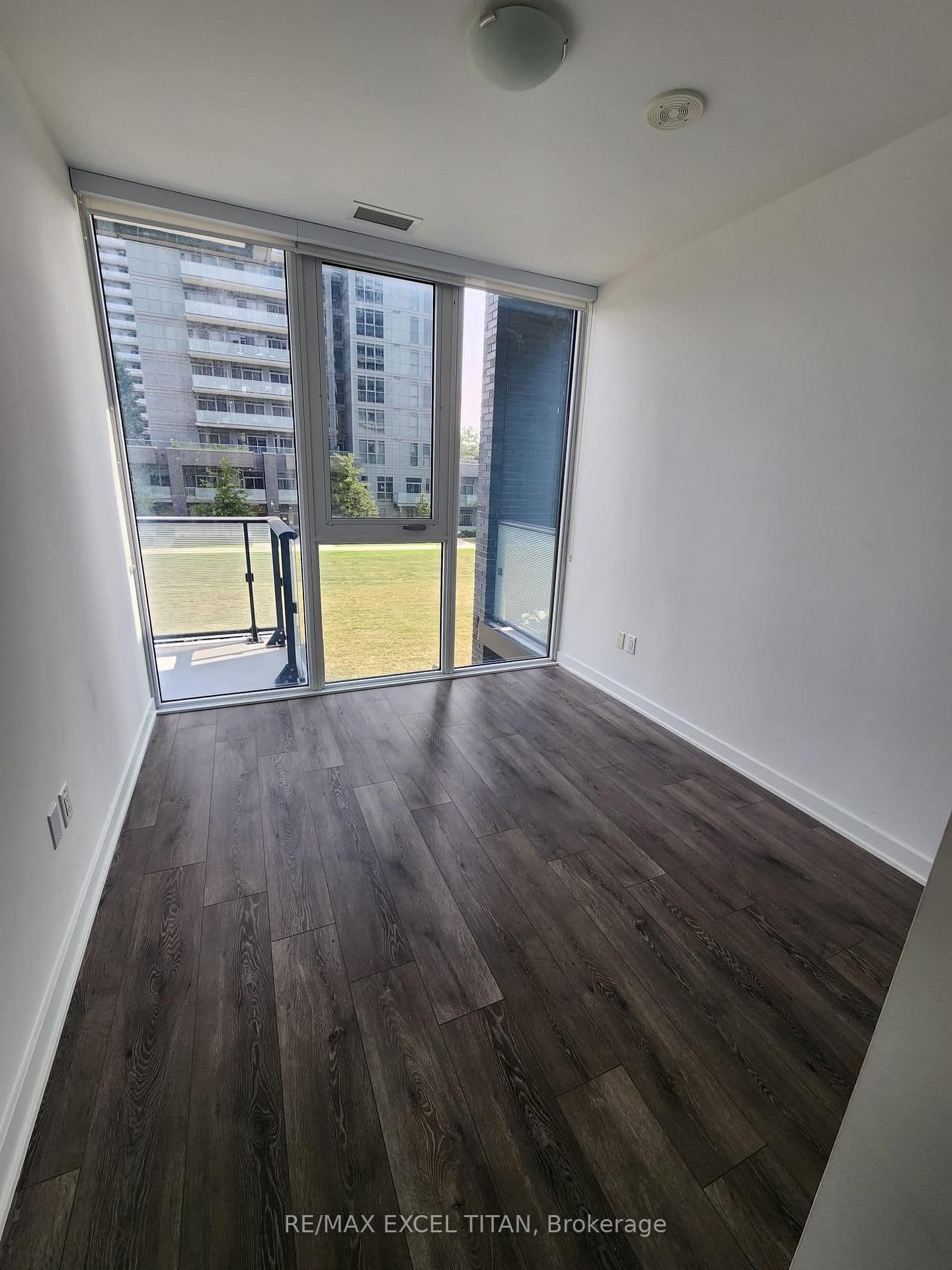 105 Oneida Crescent, Unit 206 thumbnail 8