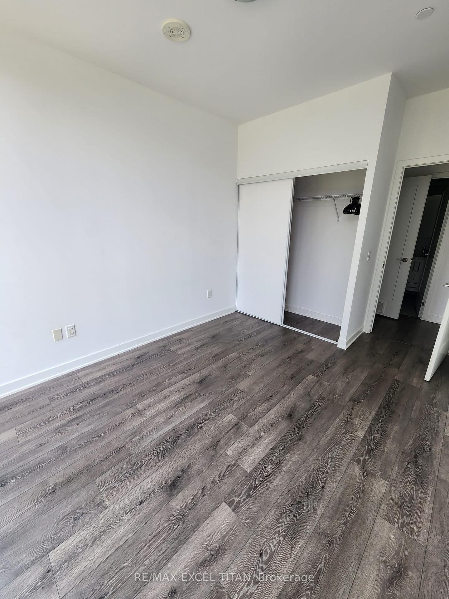 105 Oneida Crescent, Unit 206 thumbnail 9