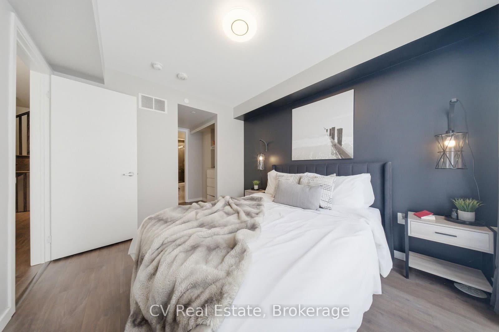 500 Alex Gardner Circle, Unit 104 thumbnail 4