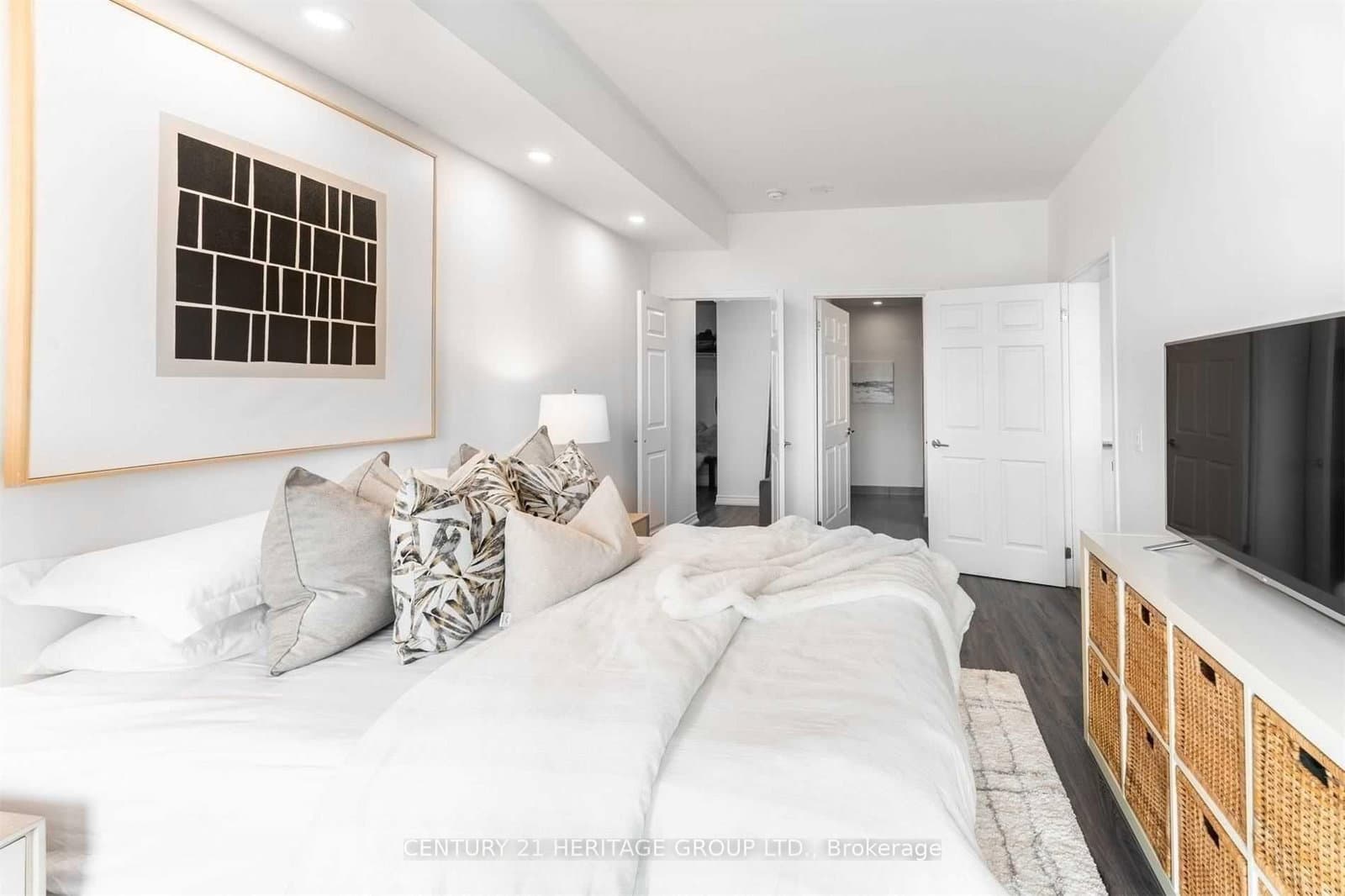 11611 Yonge Street, Unit 319 thumbnail 13