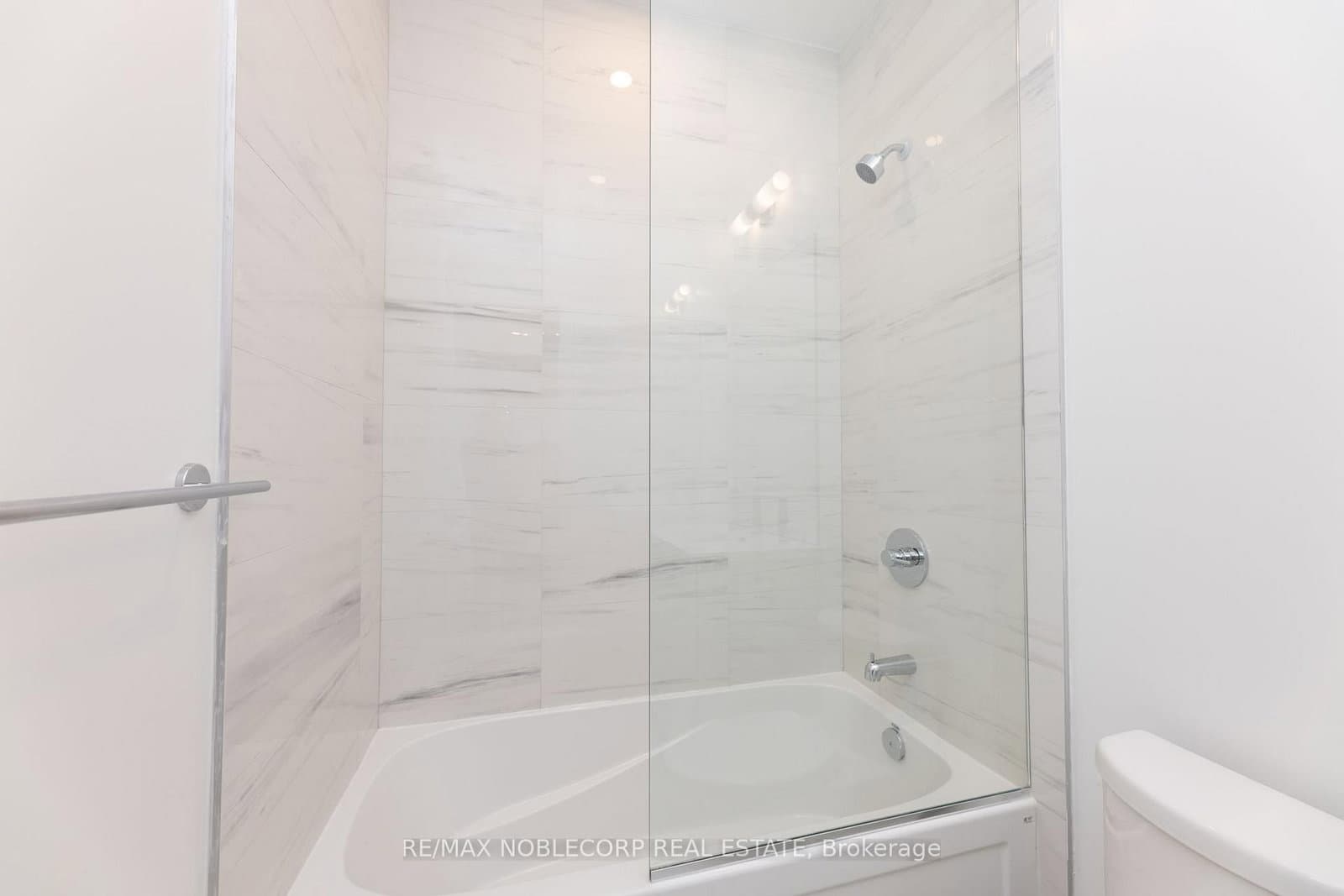 195 Commerce Street, Unit 5317 thumbnail 16