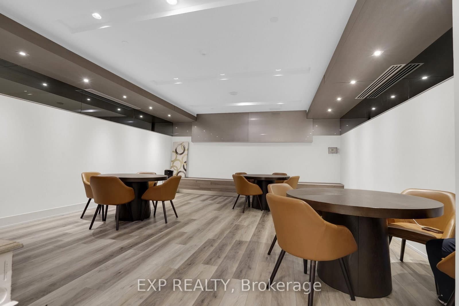 7167 Yonge Street, Unit 619 thumbnail 27