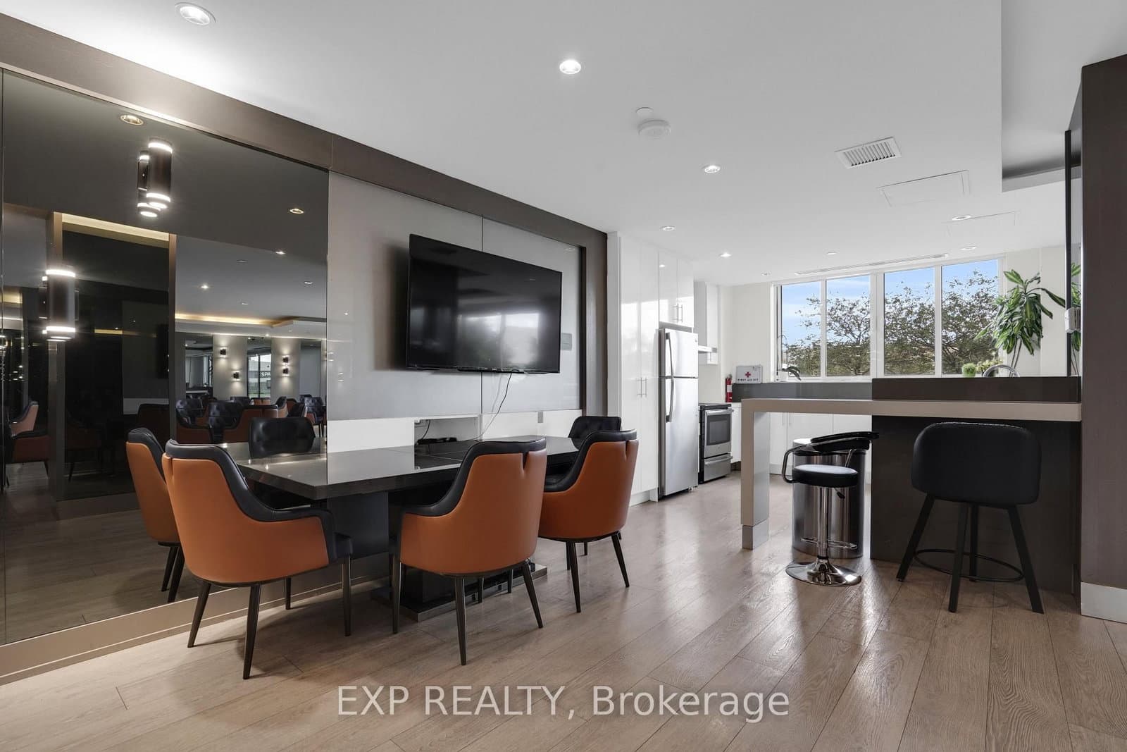 7167 Yonge Street, Unit 619 thumbnail 29