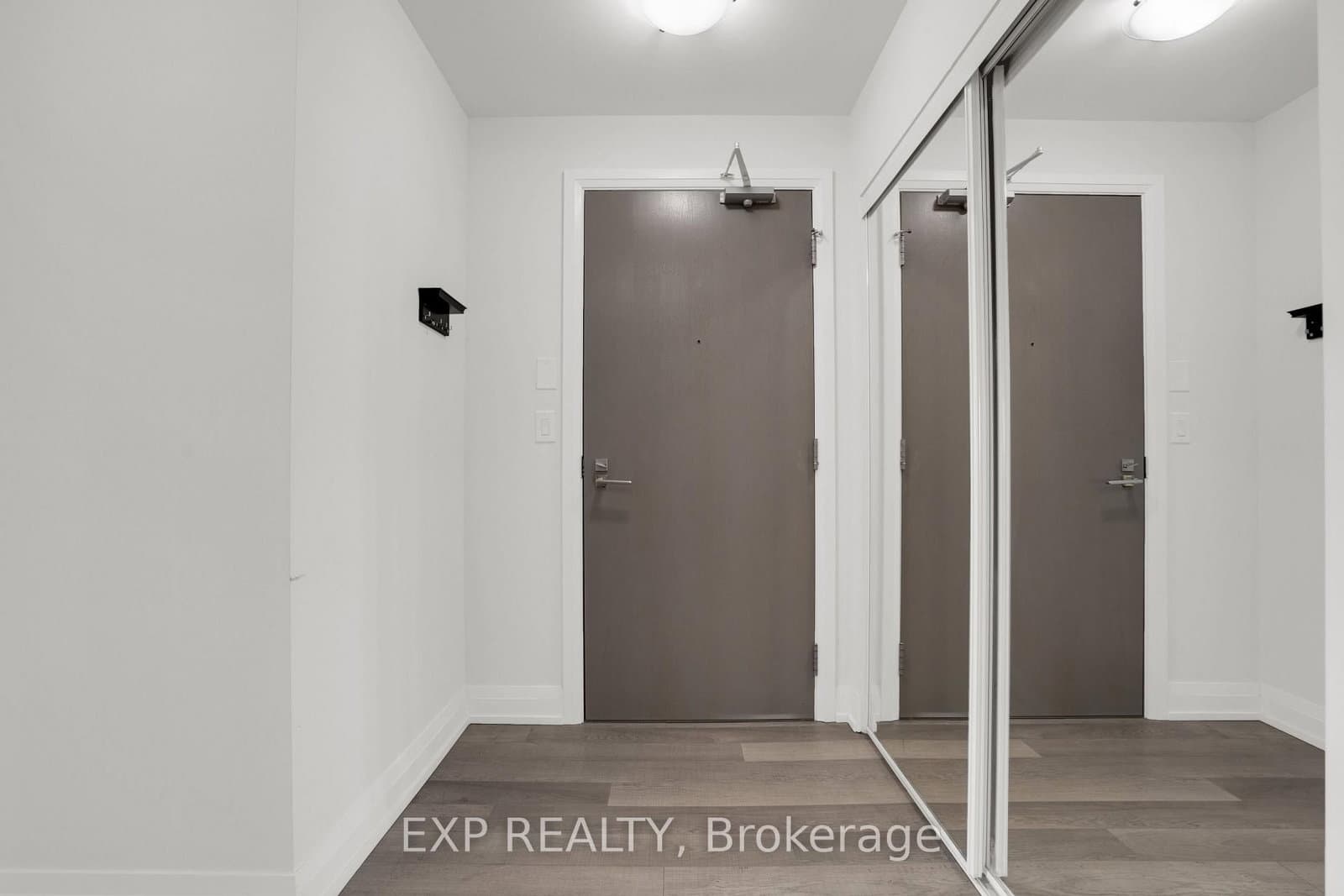 7167 Yonge Street, Unit 619 thumbnail 5