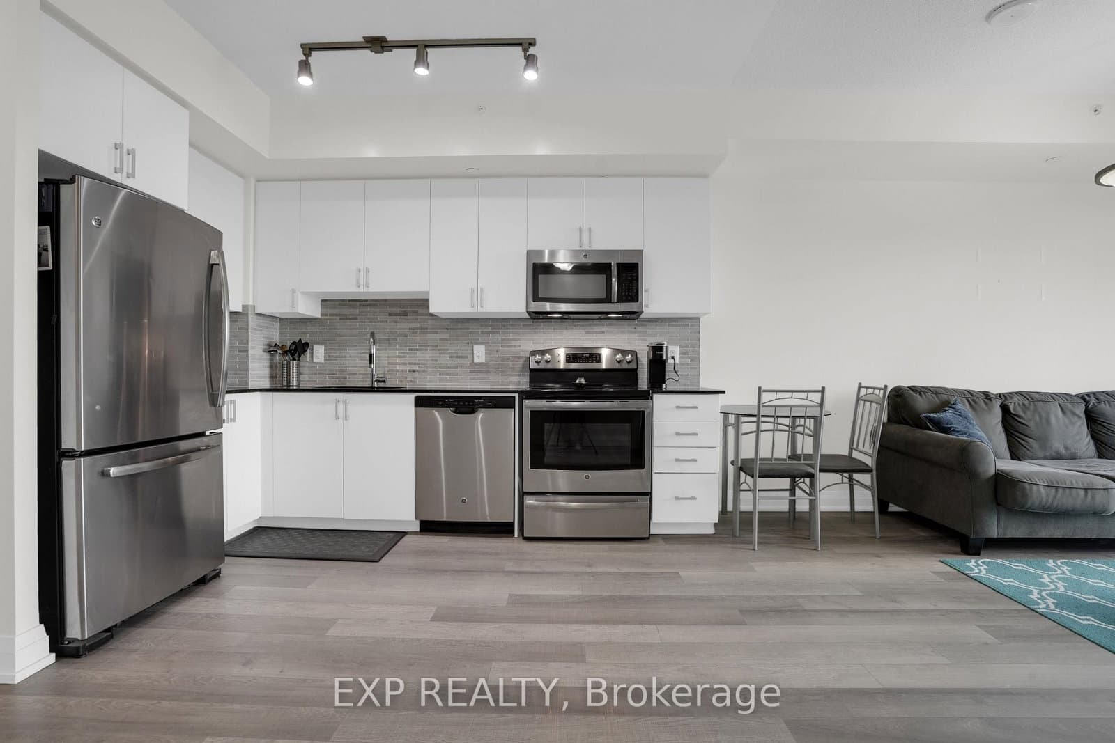 7167 Yonge Street, Unit 619 thumbnail 6
