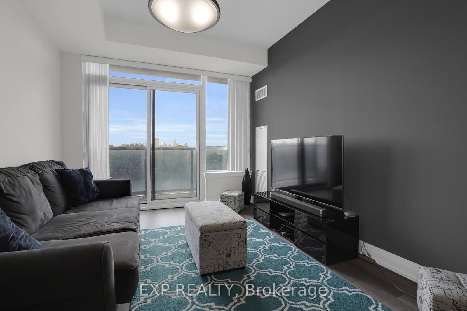7167 Yonge Street, Unit 619 thumbnail 9