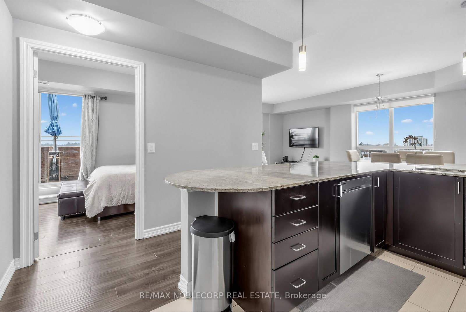 7730 Kipling Avenue, Unit 610 thumbnail 3