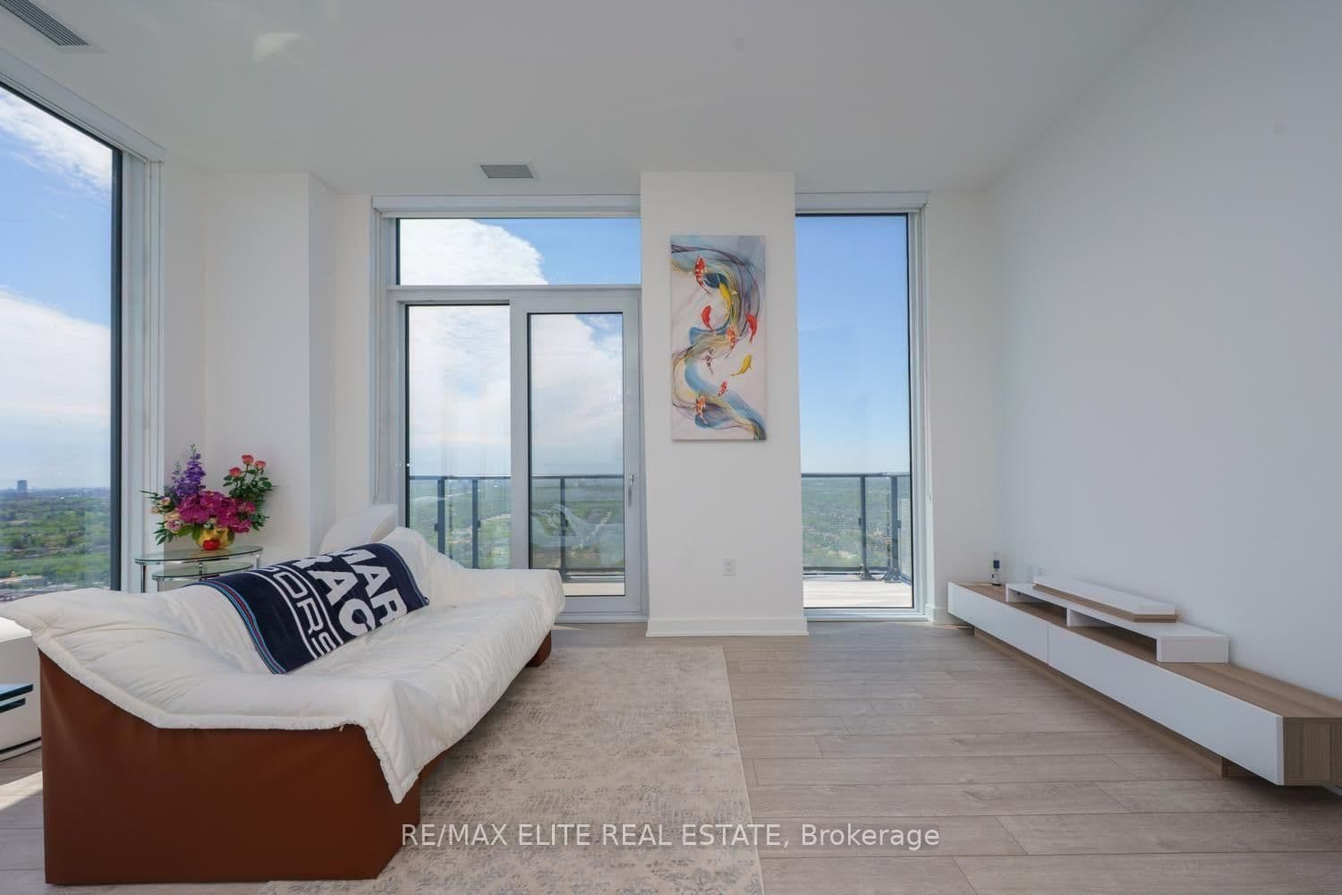 105 Oneida Crescent, Unit PH 10 thumbnail 3