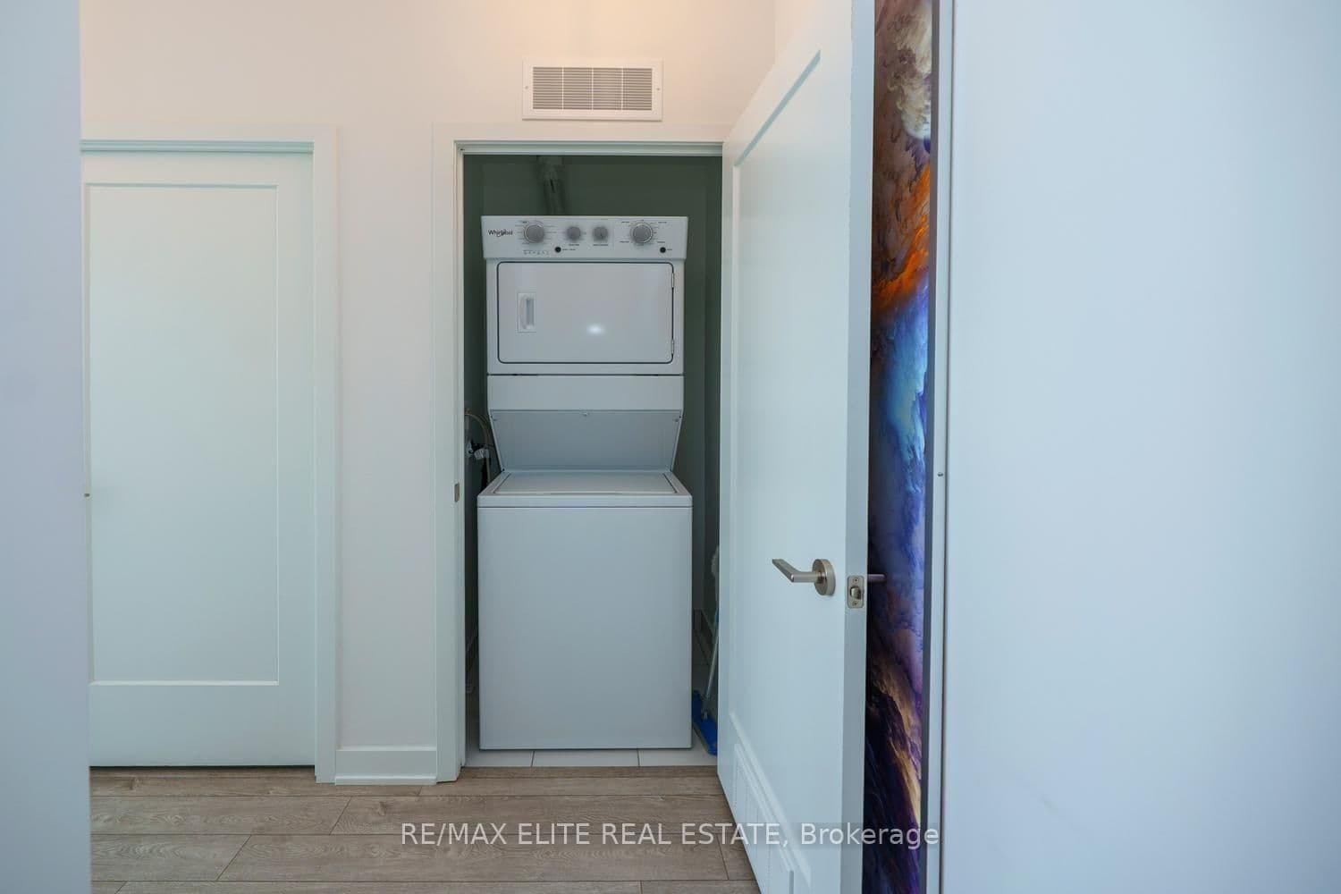 105 Oneida Crescent, Unit PH 10 thumbnail 8