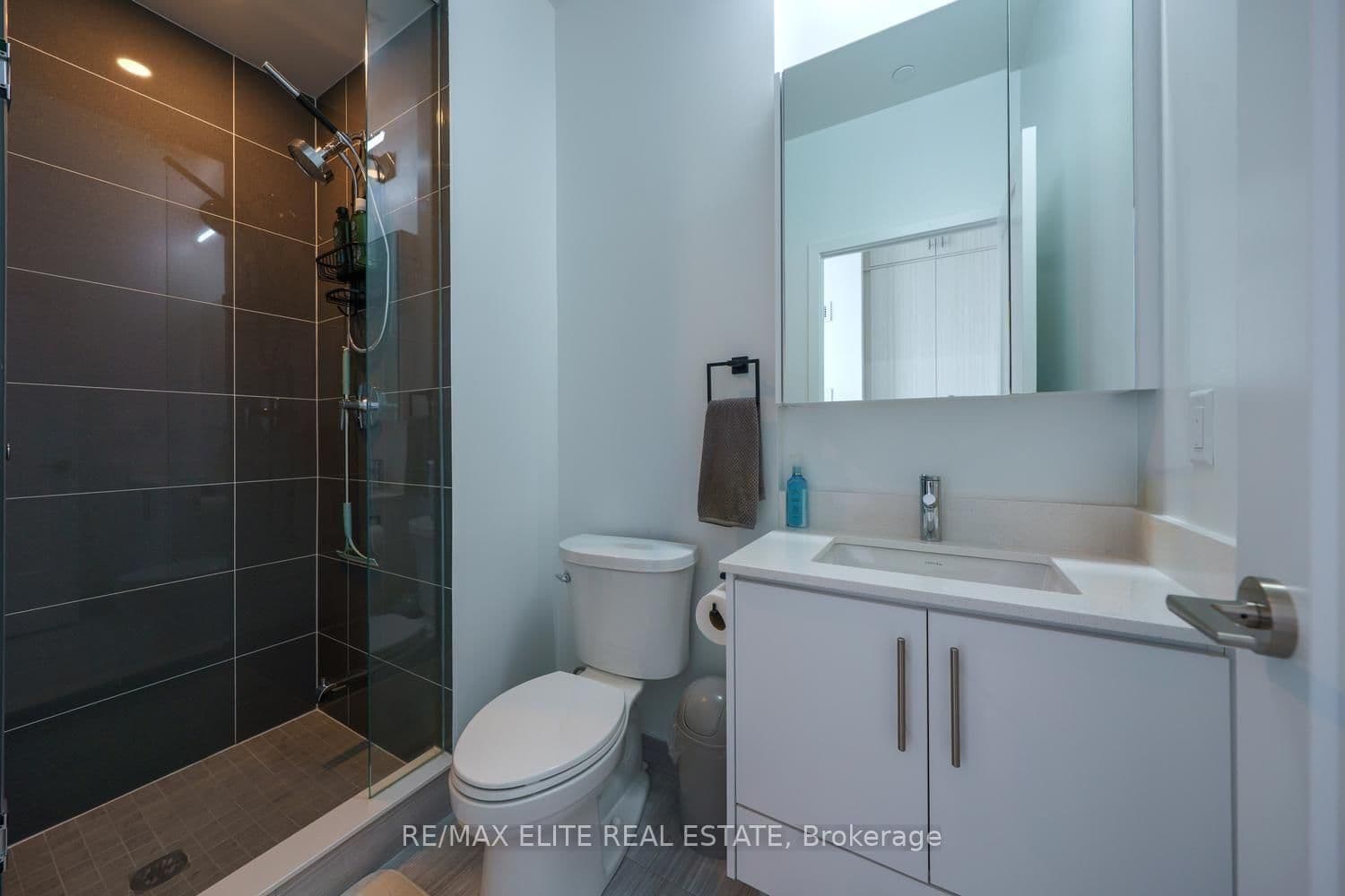 105 Oneida Crescent, Unit PH 10 thumbnail 9