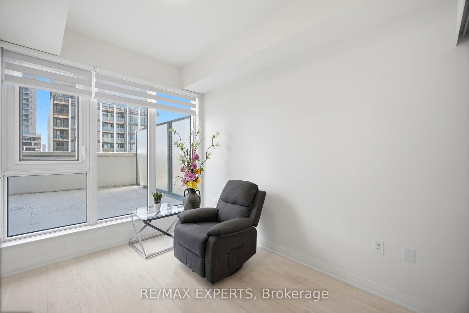 9000 Jane Street, Unit 221 thumbnail 16
