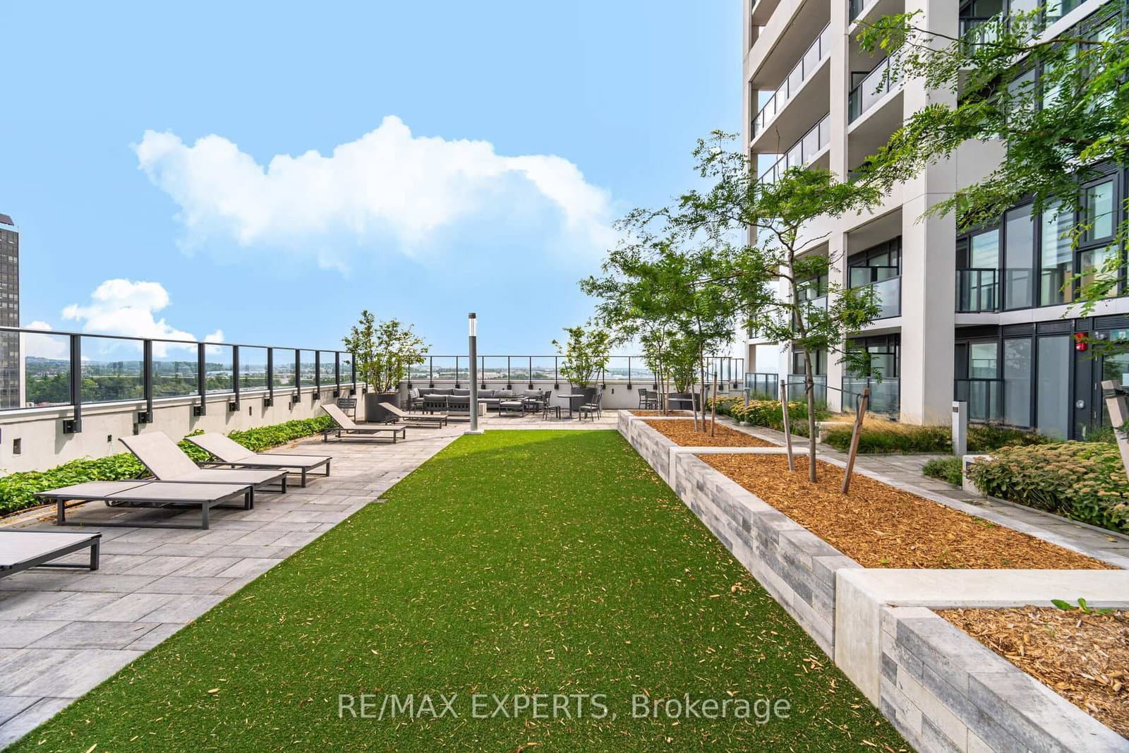 9000 Jane Street, Unit 221 thumbnail 19