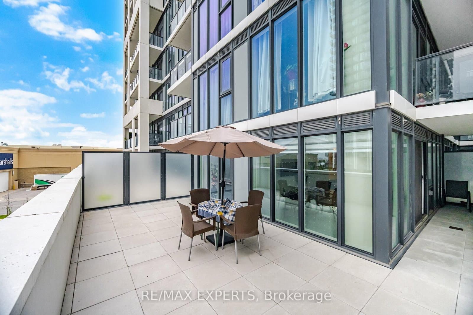 9000 Jane Street, Unit 221 thumbnail 2