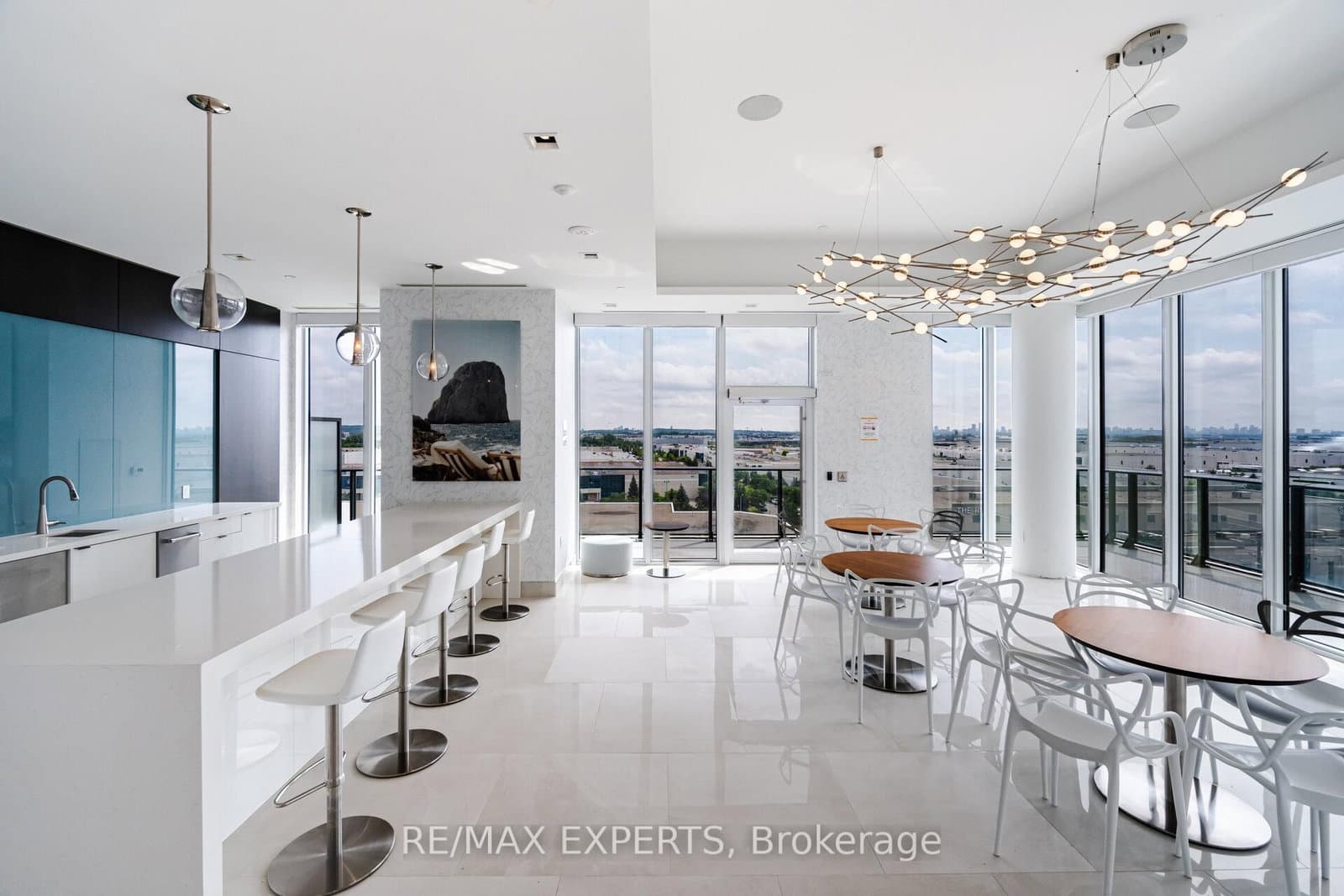 9000 Jane Street, Unit 221 thumbnail 24