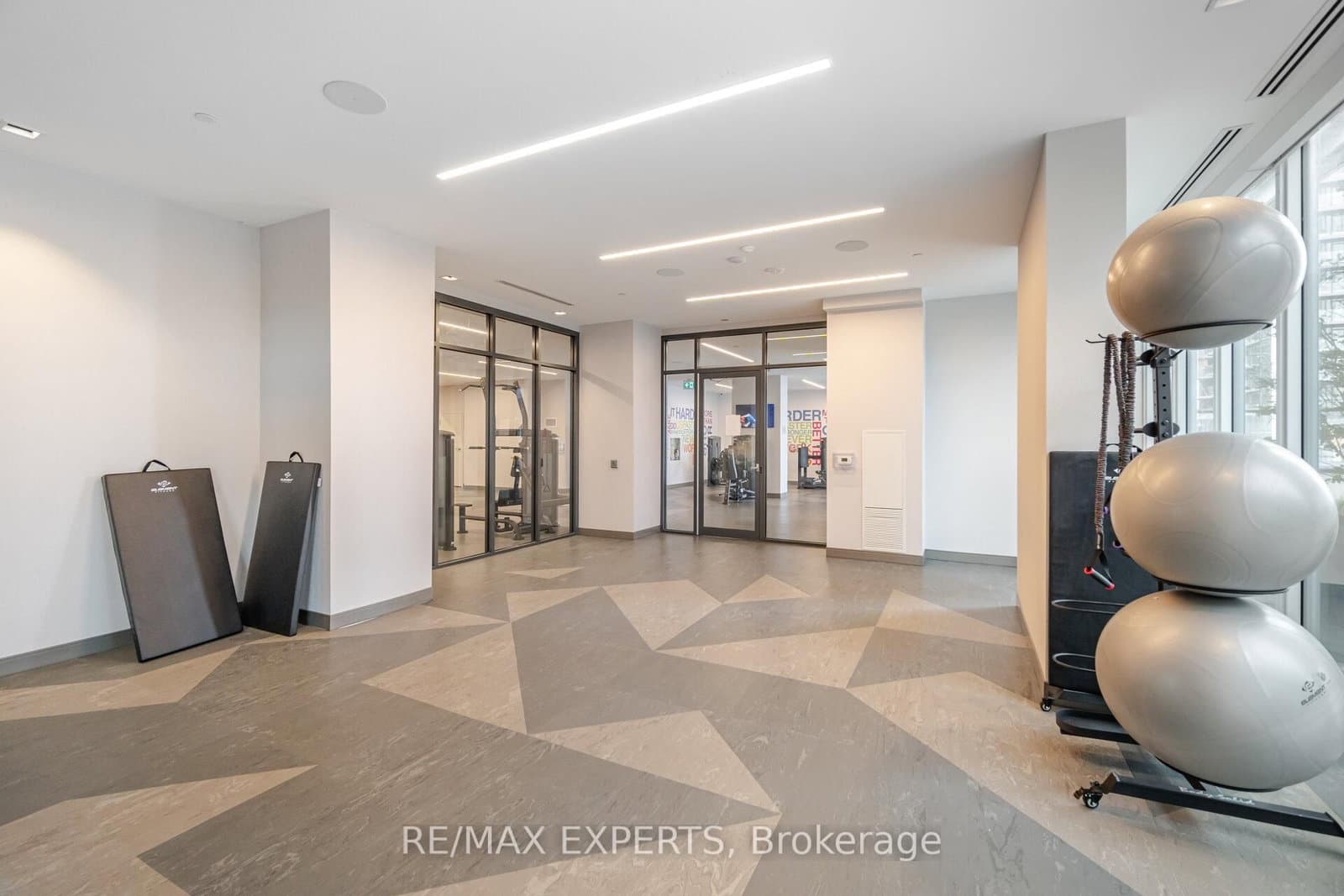 9000 Jane Street, Unit 221 thumbnail 29