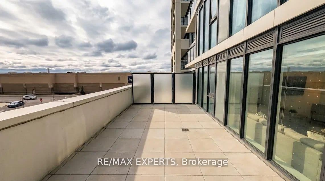 9000 Jane Street, Unit 221 thumbnail 3