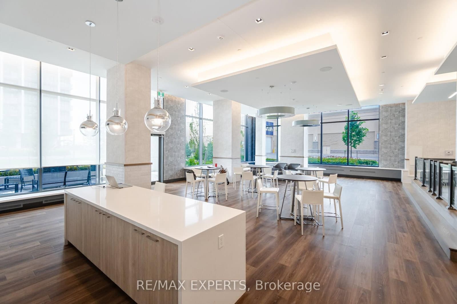 9000 Jane Street, Unit 221 thumbnail 34