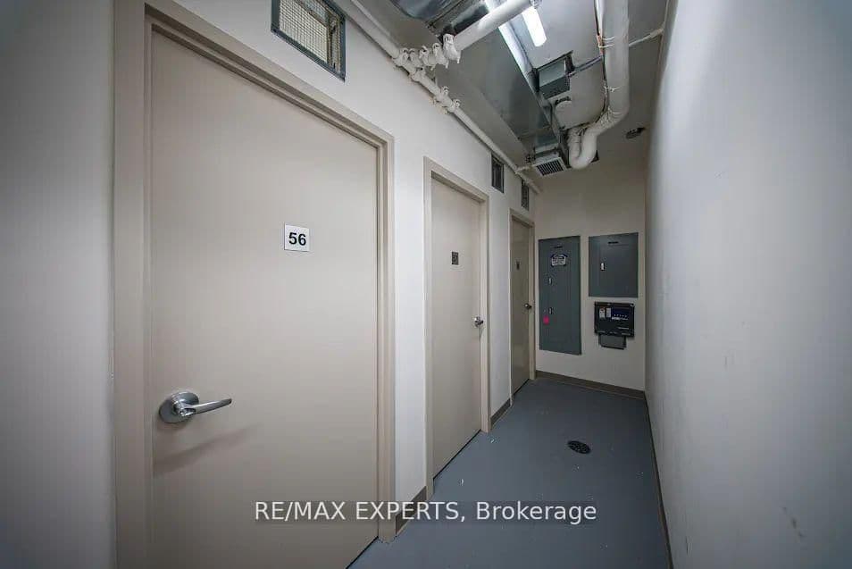 9000 Jane Street, Unit 221 thumbnail 7