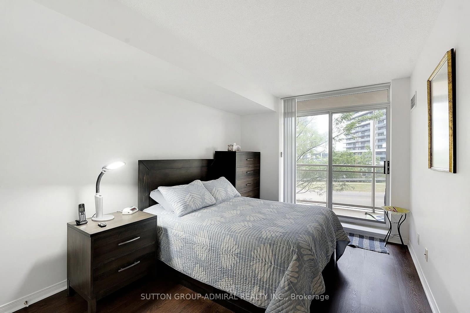 73 King William Crescent, Unit 307 thumbnail 17