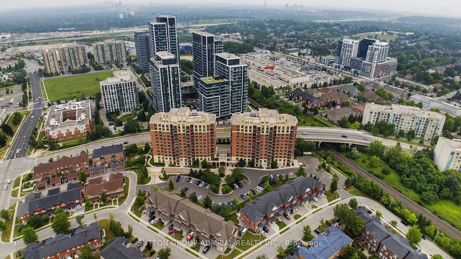 73 King William Crescent, Unit 307 thumbnail 2