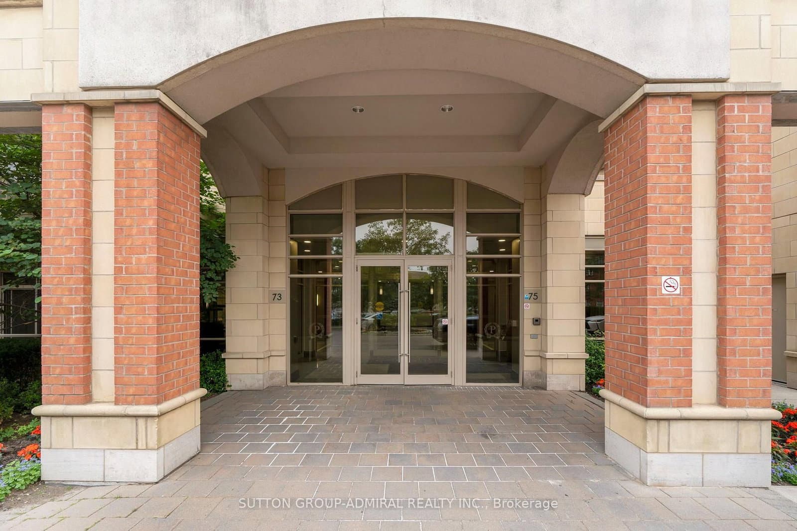 73 King William Crescent, Unit 307 thumbnail 5