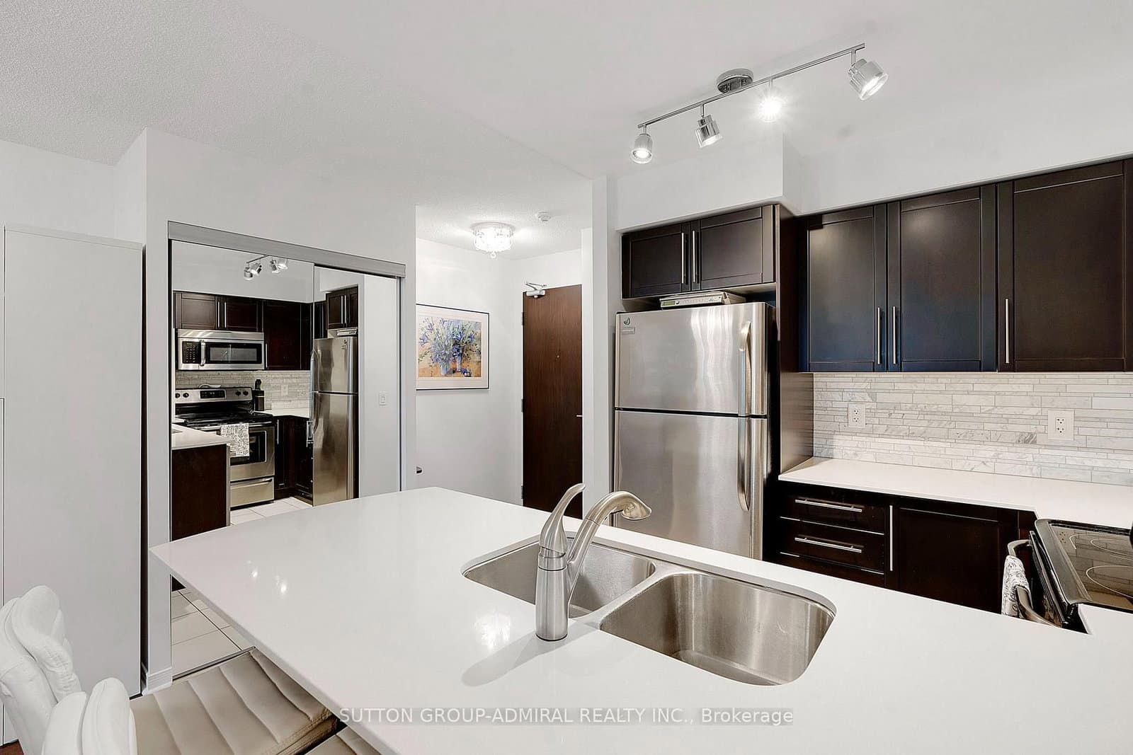 73 King William Crescent, Unit 307 thumbnail 9
