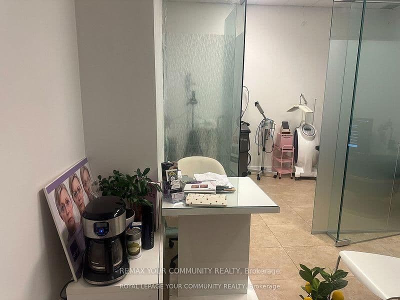 7163 Yonge Street, Unit 214 thumbnail 7